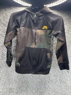 Nike SB Camouflage Full Zip Hooded Thermal Fit Jacket Kids Medium Outdoors
